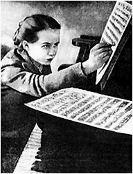 композитор Александра Пахмутова