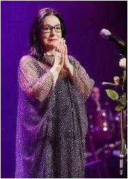 певица Нана Мускури