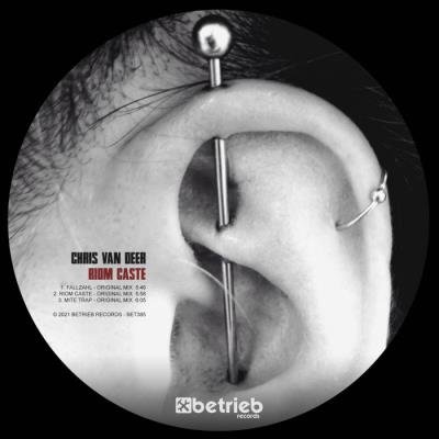 Chris Van Deer - Riom Caste (2021)